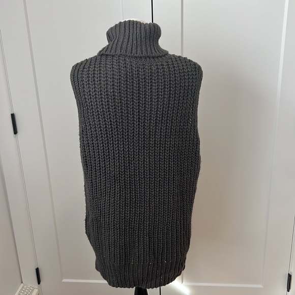 Chunky knit Sleeveless H&M Sweater - Picture 3 of 4